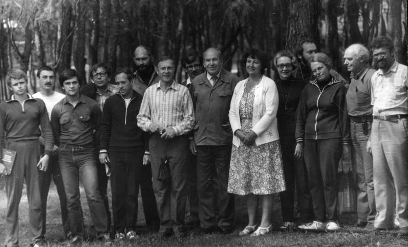 06-03.jpg 06-03.jpg